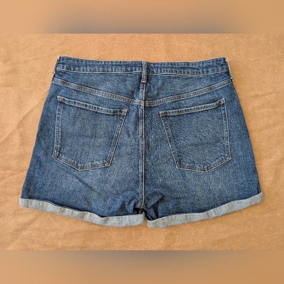 Old Navy High Rise OG Shorts! Size 16! - Picture 2 of 3